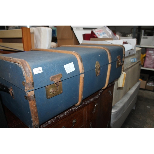 785 - LARGE TRAVEL TRUNK PLUS KEY