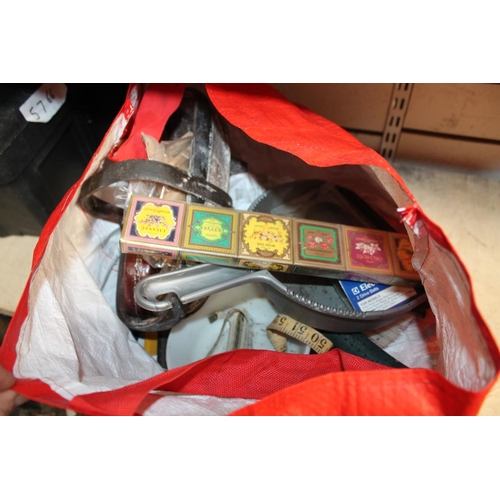 85 - BAG OF ASSORTED HOUSEHOLD ITEMS INCLUDING WASHING PEGS AND A NEW DUSTPAN PLUS NEW SOAPS