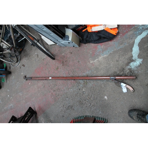 155 - LONG HANDLED BRANCH/SHRUB CUTTER