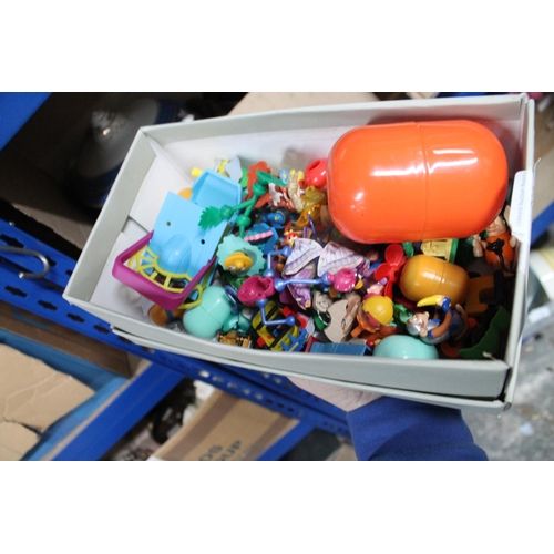 320 - KINDER EGG TOYS