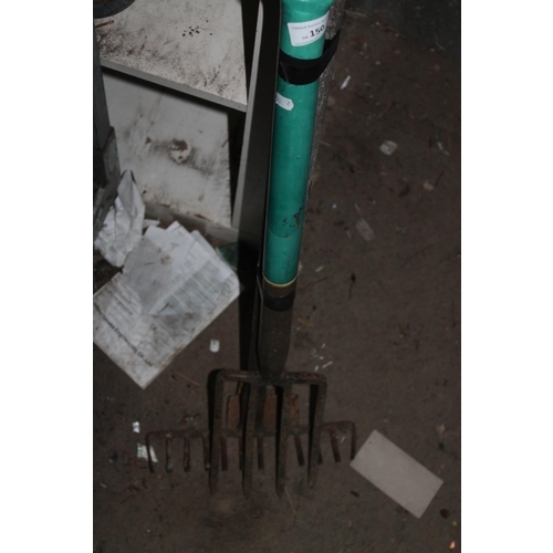 150 - 2 X GARDEN FORKS