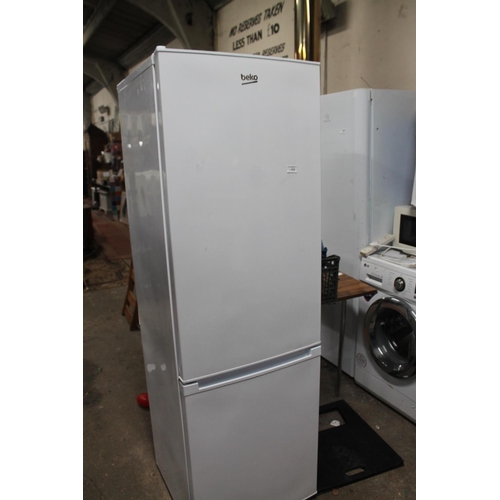 659 - BEKO FRIDGE FREEZER 60/40 6 FOOT