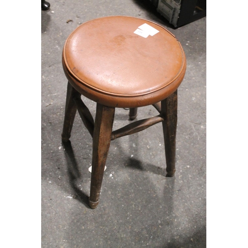 377 - VINTAGE LEATHER TOPPED SINGLE STOOL