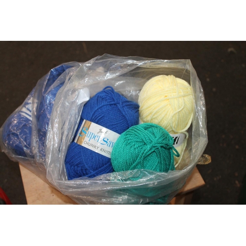 95 - SELECTION OF MIXED NEW WOOLS