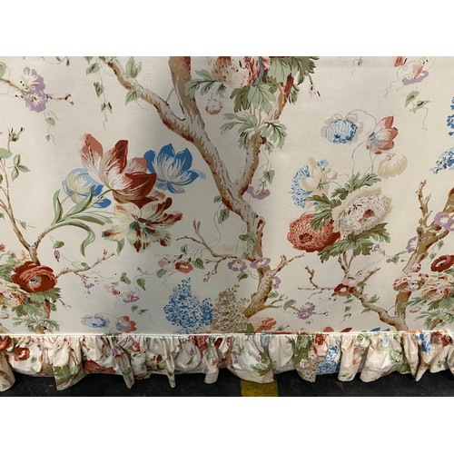 393 - A PAIR OF FLORAL DOWN FILLED TWO SEATER SOFAS
5FT BY 2 1/2ft deep by 3ft tall