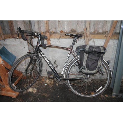 17 - SPECIALIZER LIGHT WEIGHT TOURING BIKE