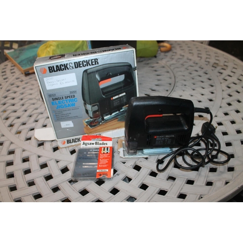 40 - BOXED BLACK AND DECKER JIGSAW