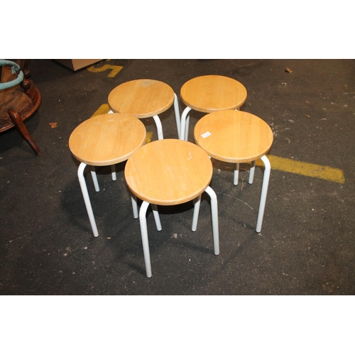 540 - 5 MATCHING STOOLS