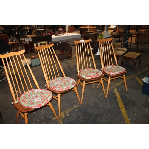 652 - A SET OF FOUR BLONDE ERCOL WINDSOR CHAIRS SOLID AND CLEAN