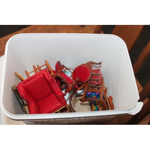 241 - TUB OF DOLLS HOUSE FURNITURE