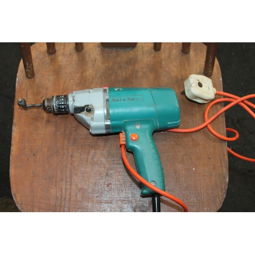 5 - BLACK AND DECKER DRILL AND BITS