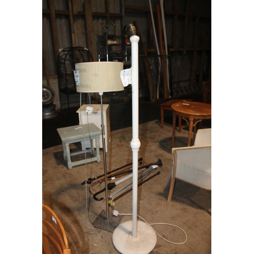 709 - STANDARD LAMP