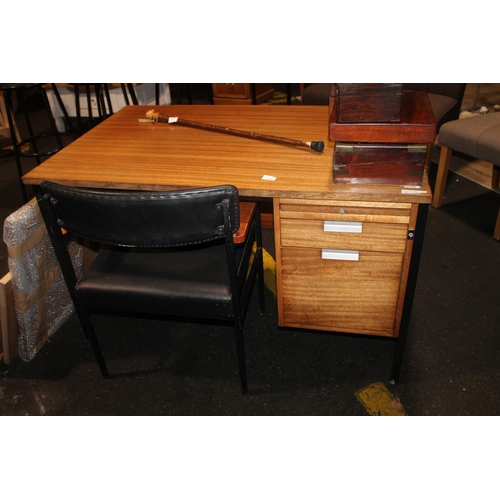 721 - LARGE OFFICE DESK AND CHAIR