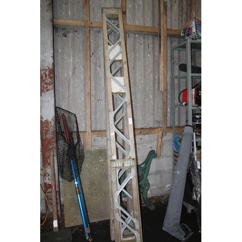 92 - 2 PLUS 1 OTHER ROOF SUPPORT TRUSSES