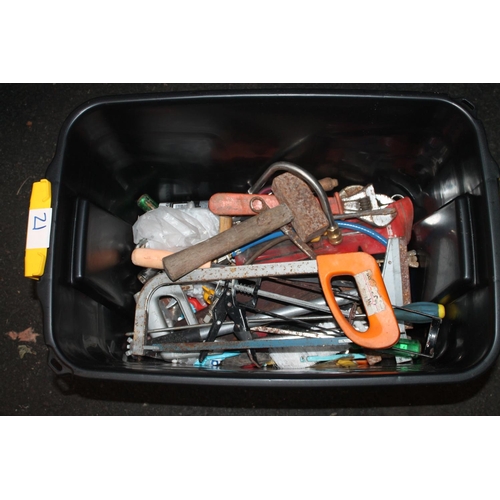 21 - MIXED BOX OF GARDEN TOOLS. CHISELS, SAWS, HAMMERS ETC