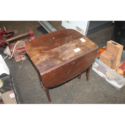 370 - SMALL HARDWOOD DROP LEAF TABLE