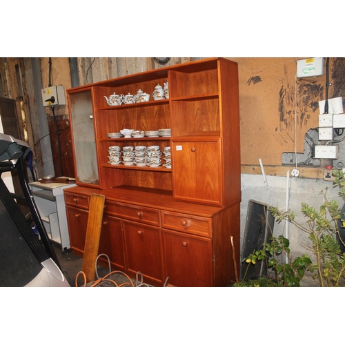 451 - LARGE G PLAN DRESSER