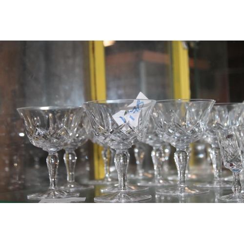 478 - 8 X WINE GLASSES