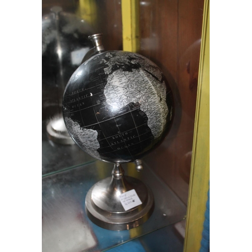 492 - WORLD GLOBE ON STAND