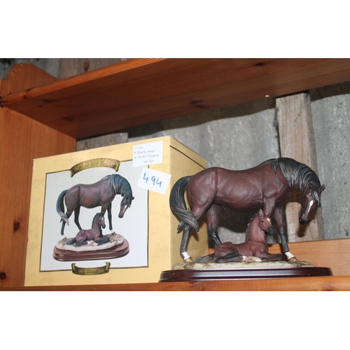 494 - BOXED MARE AND FOAL FIGURINE