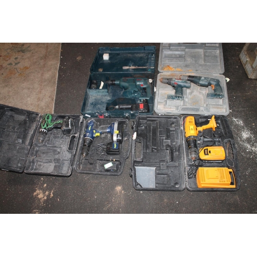 9 - ASSORTED POWER TOOLS IN VARIOUS CONDITIONS SPARES OR REPAIRS