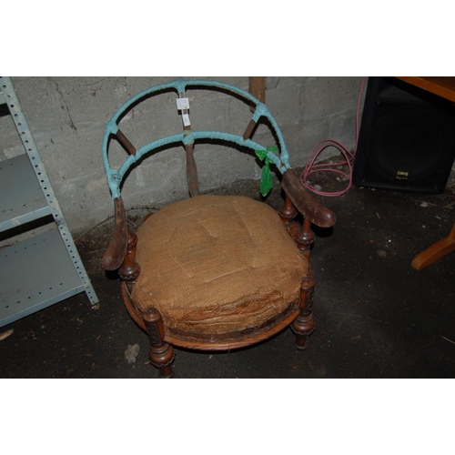 681 - VICTORIAN TUB CHAIR IN NEED OF RESTORATION