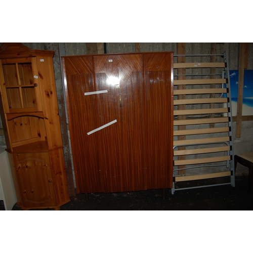 689 - SINGLE DOOR LEBUS WARDROBE