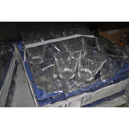 199 - TRAY OF GLASSES