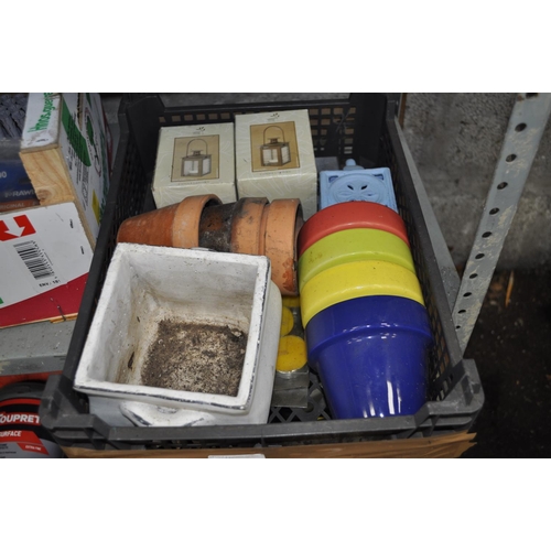 36 - TRAY OF ASSORTED SMALL FLOWER POTS. CERAMIC AND TERRACOTTA