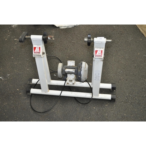 52 - BICYCLE TURBO TRAINER