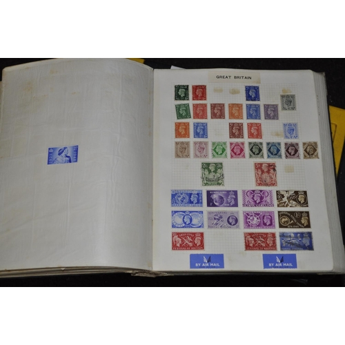 576 - COLLECTION OF WORLD STAMPS INC MIXED PENNY REDS