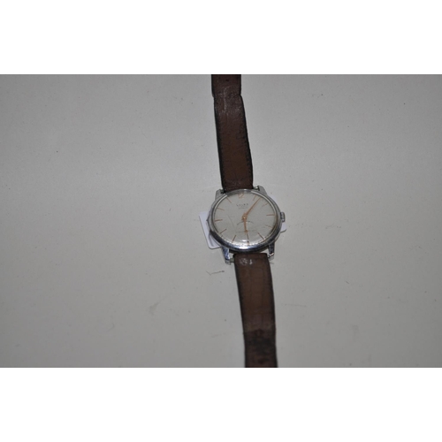 585 - VALEX GENTS MECHANICLE WATCH WITH BROWN LEATHER STRAP   17 JEWEL AND WORKING