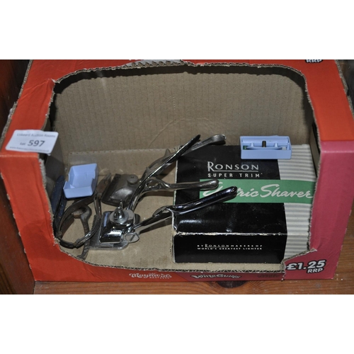 597 - BOX OF MIXED VINTAGE RAZORS ETC