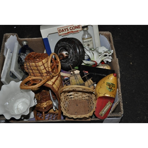 599 - BOX OF MIXED VINTAGE ITEMS AND COLLECTABLES