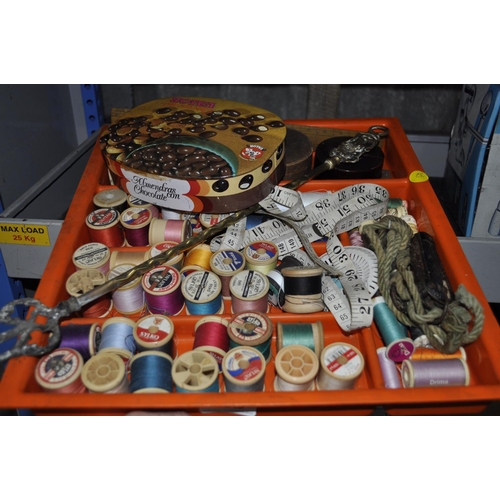 145 - TRAY OF MIXED SEWING ITEMS