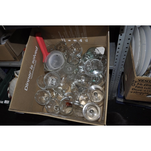 194 - LARGE BOX OF MIXED GLASS WARE