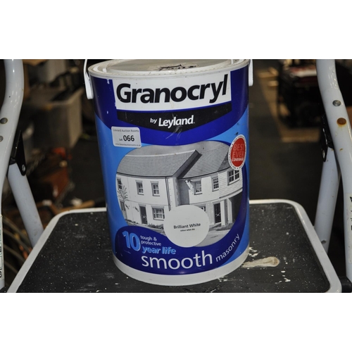 66 - 5 LITRES OF LEYLAND SMOOTH MASONRY PAINT
NEW