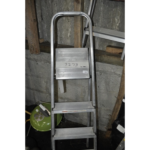 96 - 4 TIER FOLDING STEP LADDER ALUMINIUM