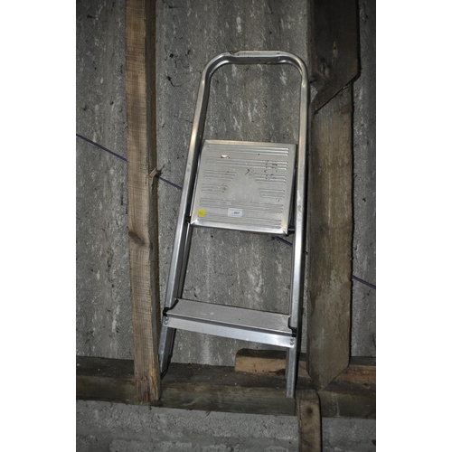 97 - 2 TREAD ALUMINIUM FOLDING STEP LADDER