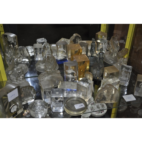 636 - LARGE QTY OF PAPERWEIGHTS