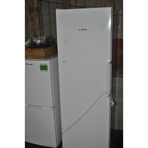 668 - BOSCH LARDER FRIDGE