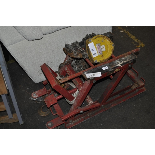 687 - HYDRAULIC WHEELED PUMP TABLE AND BLOCK AND TACKLE