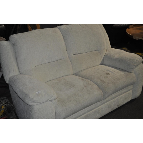 688 - GPLAN CREAM SETTEE