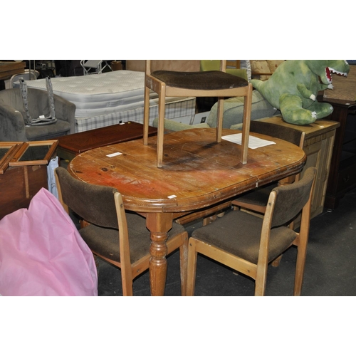 694 - PINE D END EXTENDING TABLE WITH 4 CHAIRS