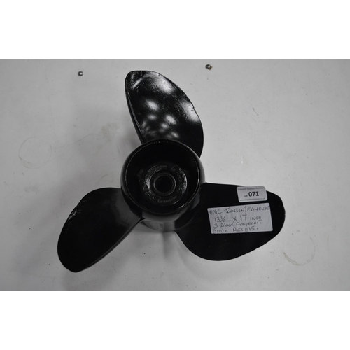 71 - OMC JOHNSON/ EVINRUDE 13 .25 X 17 INCH 3 BLADE PROPELLOR