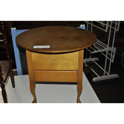 846 - OAK VENEERED SEWING TABLE