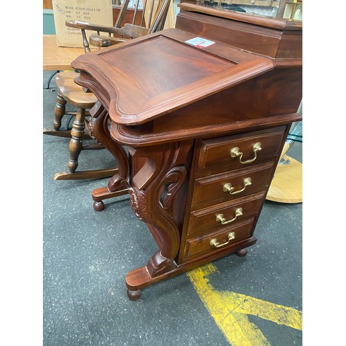 788 - MAHOGANY STYLE DAVENPORT