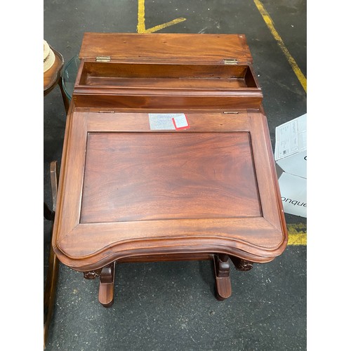 788 - MAHOGANY STYLE DAVENPORT