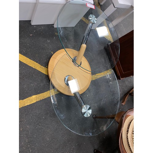 832 - 2 PIECE GLASS COFFEE TABLE