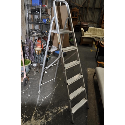 42 - ALUMINIUM FOLDING STEPLADDER